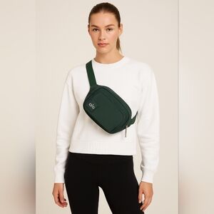 Alo Explorer Belt Bag  Fanny Pack in Green  Crossbody Travel Waist Bag